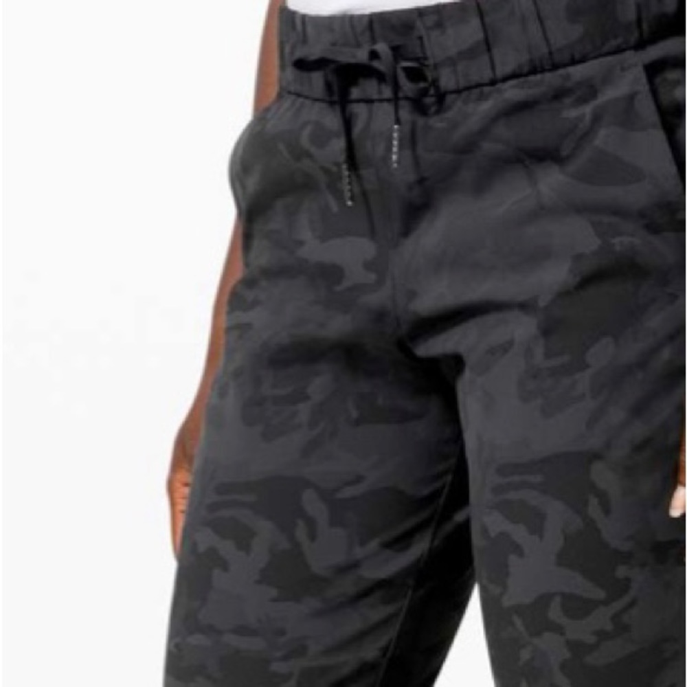 Lululemon On The Fly 7/8 Pant 27” **NWT**